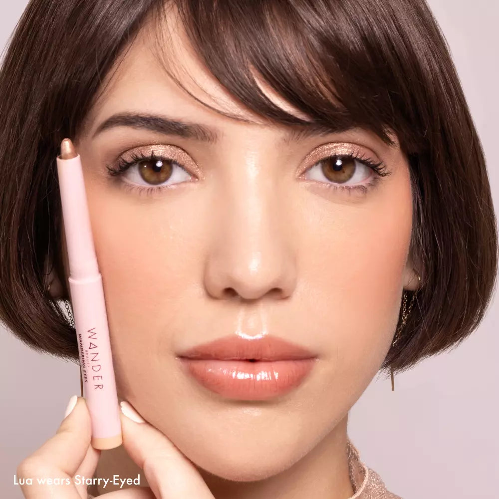 Model wearing Wandering Eyes Shadow Stick in Starry-Eyed